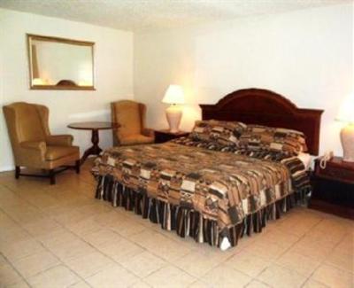фото отеля Houma S Red Carpet Inn