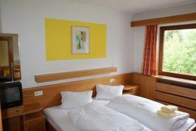 фото отеля Hotel Pension Schweizerhof Leutasch