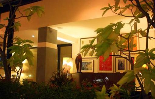 фото отеля Escape at Sathorn Terrace