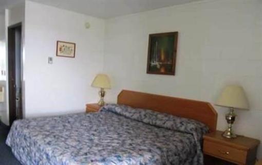 фото отеля Skyline Motel Kamloops
