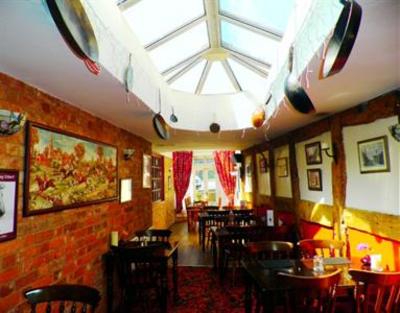 фото отеля The George Inn & Millingbrook Lodge