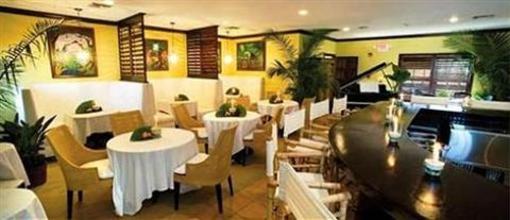 фото отеля The Caribbean Court Boutique Hotel