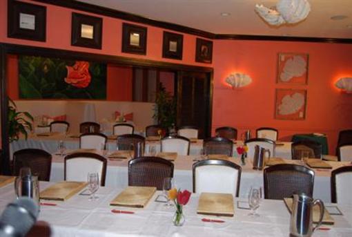 фото отеля The Caribbean Court Boutique Hotel