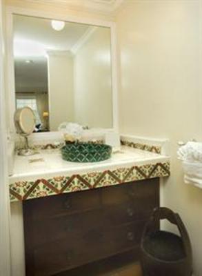 фото отеля The Caribbean Court Boutique Hotel