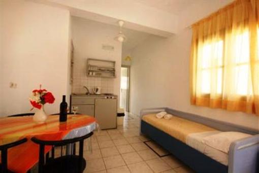 фото отеля Artemis Apartments Gouves