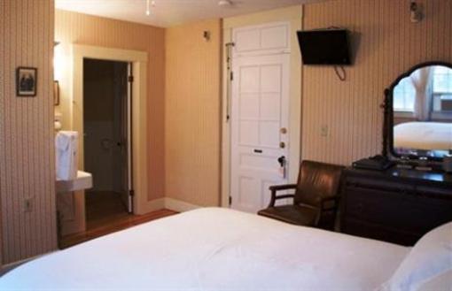 фото отеля Whitehall Inn