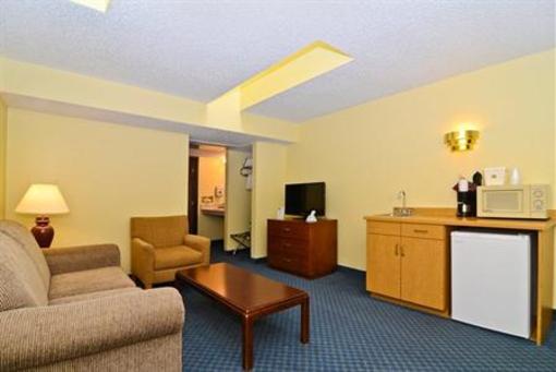 фото отеля Best Western Ambassador Inn & Suites