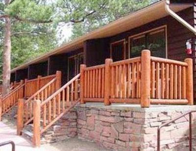 фото отеля Castle Mountain Lodge