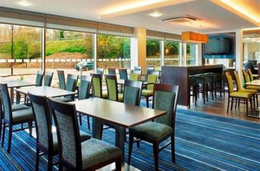 фото отеля Holiday Inn Express Cambridge Duxford M11 Jct 10
