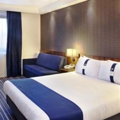 фото отеля Holiday Inn Express Cambridge Duxford M11 Jct 10