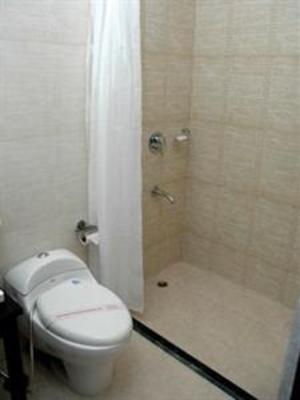 фото отеля Chalet Hotel New Delhi