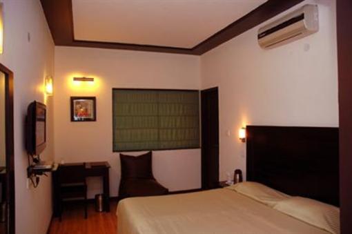 фото отеля Chalet Hotel New Delhi