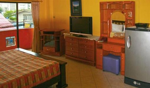 фото отеля Robin's Nest Guesthouse