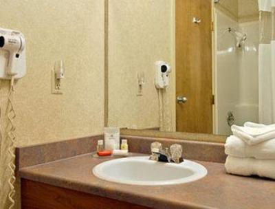 фото отеля Ramada Inn & Suites Stony Plain