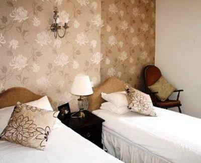 фото отеля Leaded Light Guest House Solihull