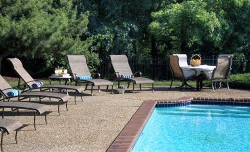 фото отеля Church Point Manor Bed and Breakfast