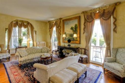 фото отеля Church Point Manor Bed and Breakfast