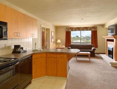 фото отеля Ramada Inn & Suites - Airdrie