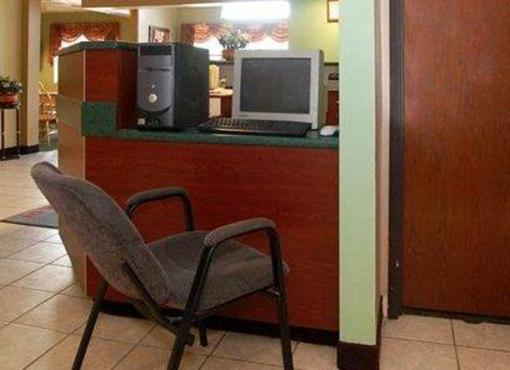 фото отеля Econo Lodge Inn & Suites Saint Clairsville