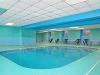 Econo Lodge Inn & Suites Saint Clairsville