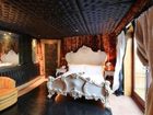 фото отеля Crazy Bear Hotel
