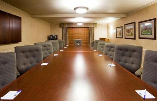 фото отеля Holiday Inn Express Oshkosh-SR 41