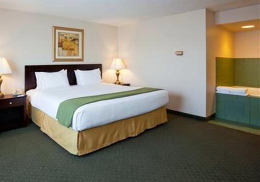 фото отеля Holiday Inn Express Oshkosh-SR 41