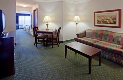 фото отеля Holiday Inn Express Oshkosh-SR 41