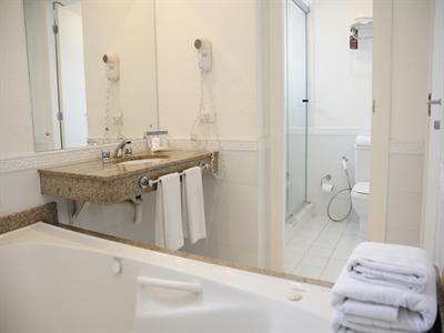 фото отеля Bristol Ambassador Hotel