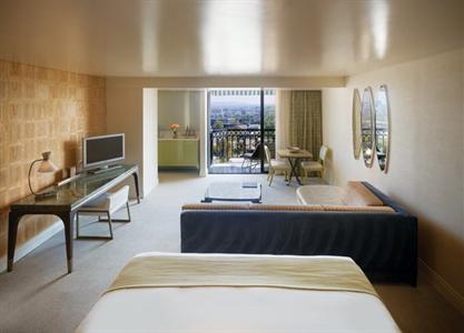 фото отеля The London West Hollywood