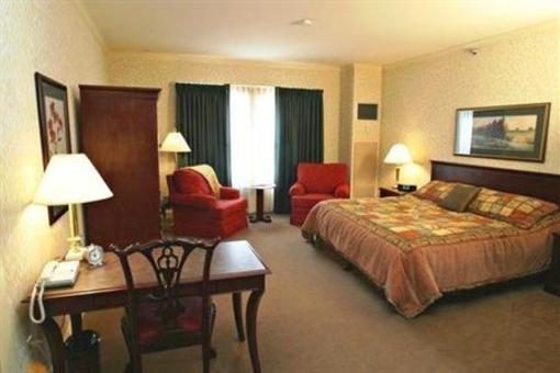 фото отеля Fairhaven Village Inn