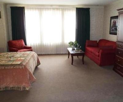 фото отеля Fairhaven Village Inn