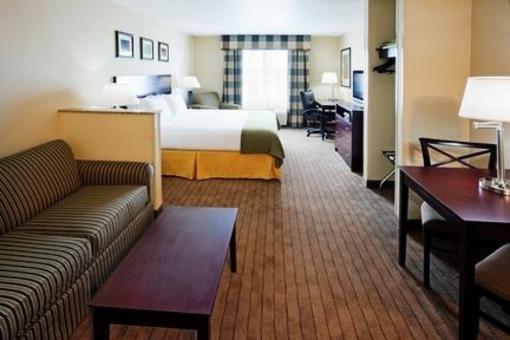 фото отеля Holiday Inn Express Hotel & Suites Syracuse North - Airport Area