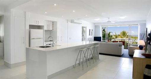 фото отеля La Mer Beachfront Apartments