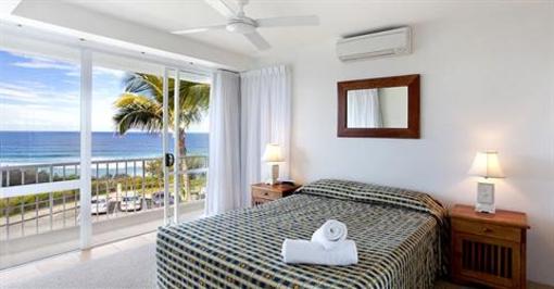 фото отеля La Mer Beachfront Apartments