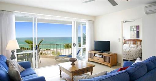 фото отеля La Mer Beachfront Apartments