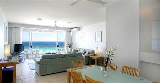 фото отеля La Mer Beachfront Apartments