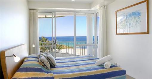 фото отеля La Mer Beachfront Apartments