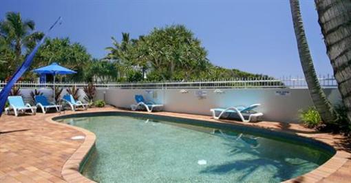 фото отеля La Mer Beachfront Apartments