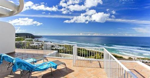 фото отеля La Mer Beachfront Apartments