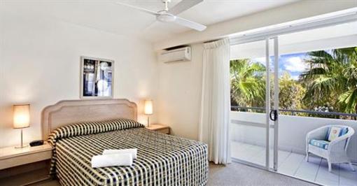 фото отеля La Mer Beachfront Apartments