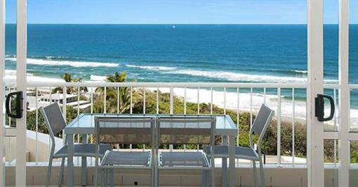 фото отеля La Mer Beachfront Apartments