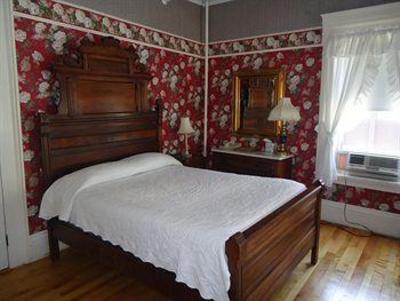 фото отеля Thayers Inn