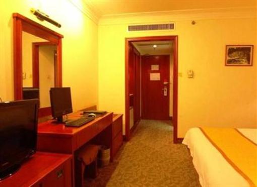 фото отеля GreenTree Inn Hotel Wuxi Train Station