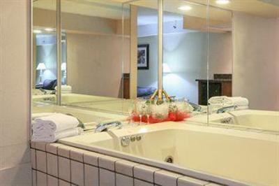 фото отеля Clarion Mason City