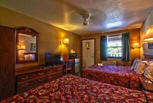фото отеля High Country Lodge Motel & Cabins