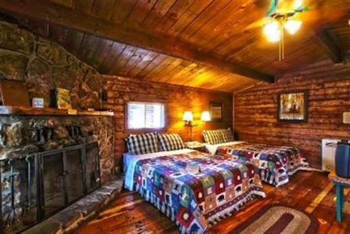 фото отеля High Country Lodge Motel & Cabins