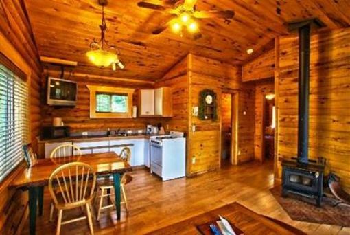 фото отеля High Country Lodge Motel & Cabins