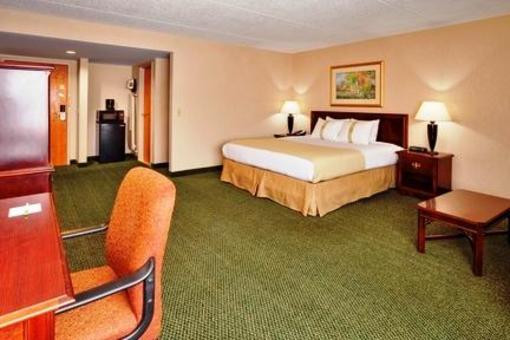 фото отеля Holiday Inn Waterloo-Seneca Falls
