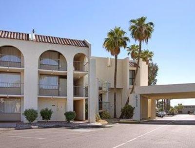 фото отеля Travelodge Scottsdale AZ